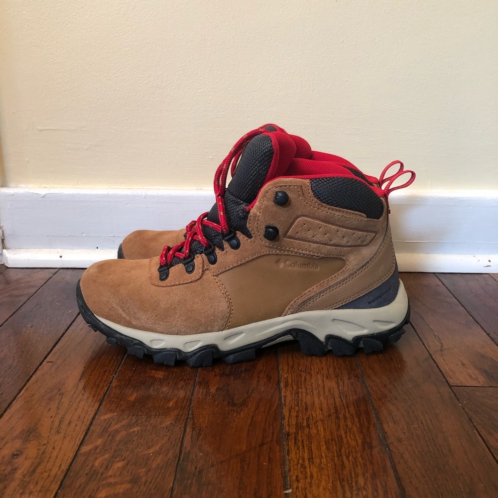 Columbia Men’s 8W Newton Ridge Plus II Waterproof Hiking Boots